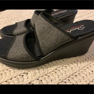 EUC sketchers sandals